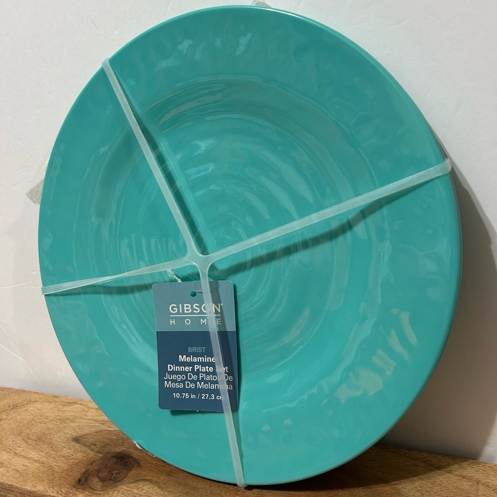 Gibson Home Set of 4 Turquoise Melamine Dinner Plates 10.75” NEW